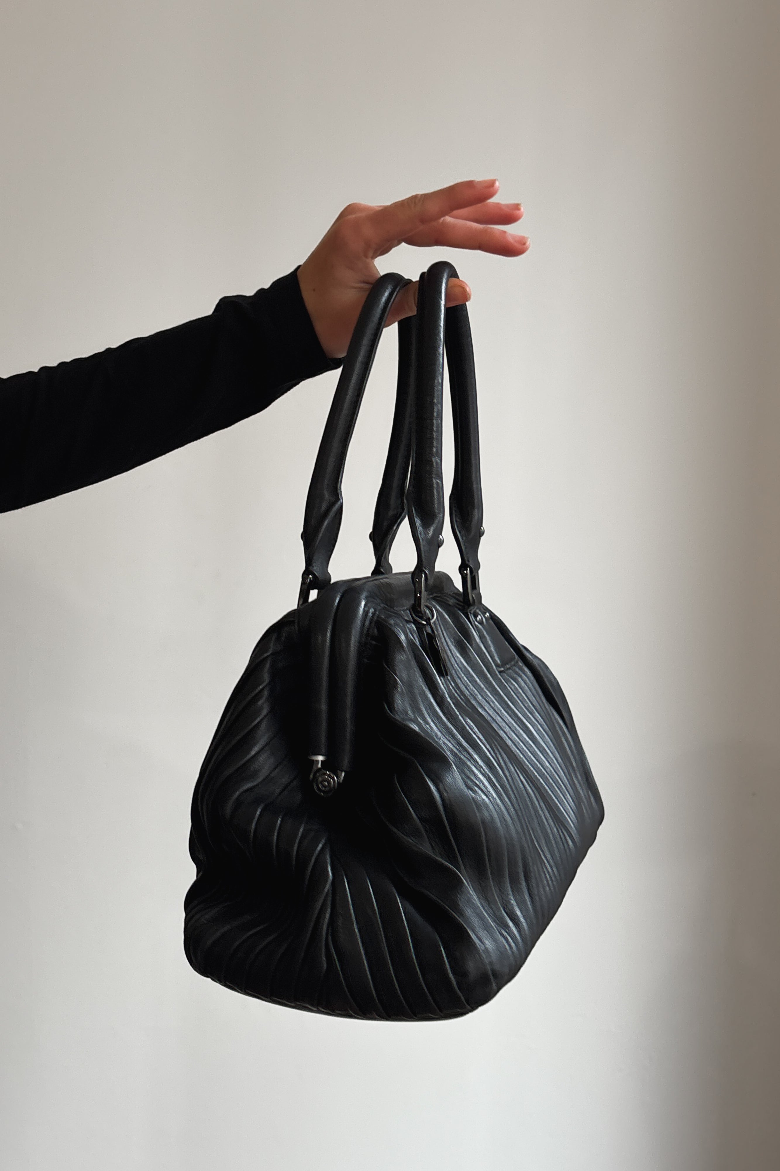 HUGO BOSS PLEATED LEATHER HANDBAG