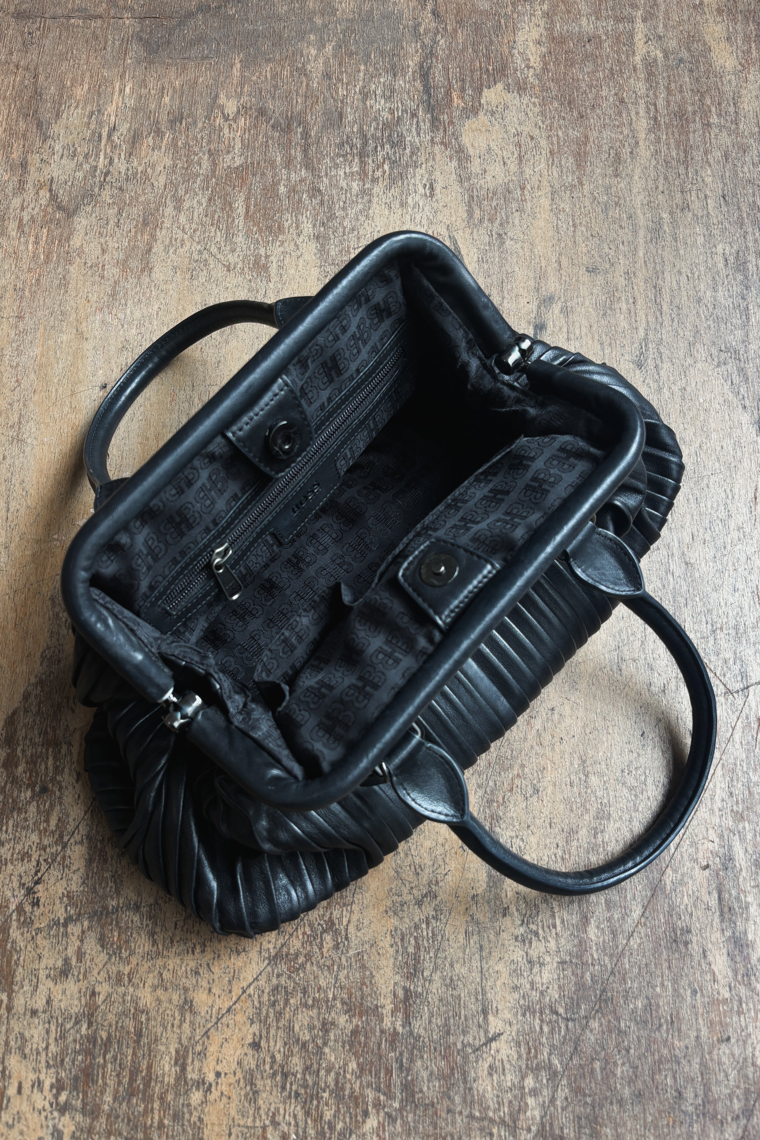 HUGO BOSS PLEATED LEATHER HANDBAG