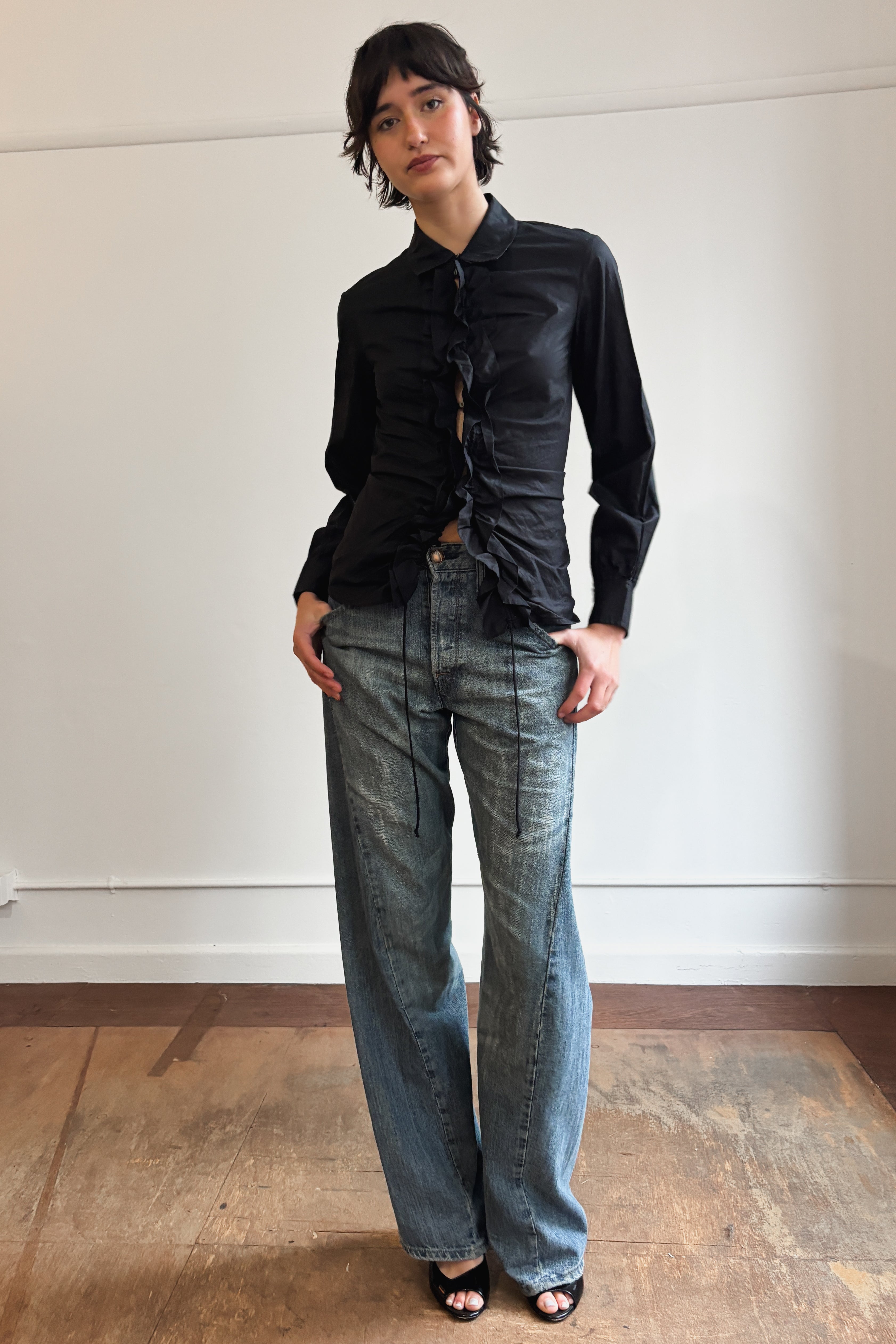 DKNY RUFFLE FRONT LONG SLEEVE SHIRT