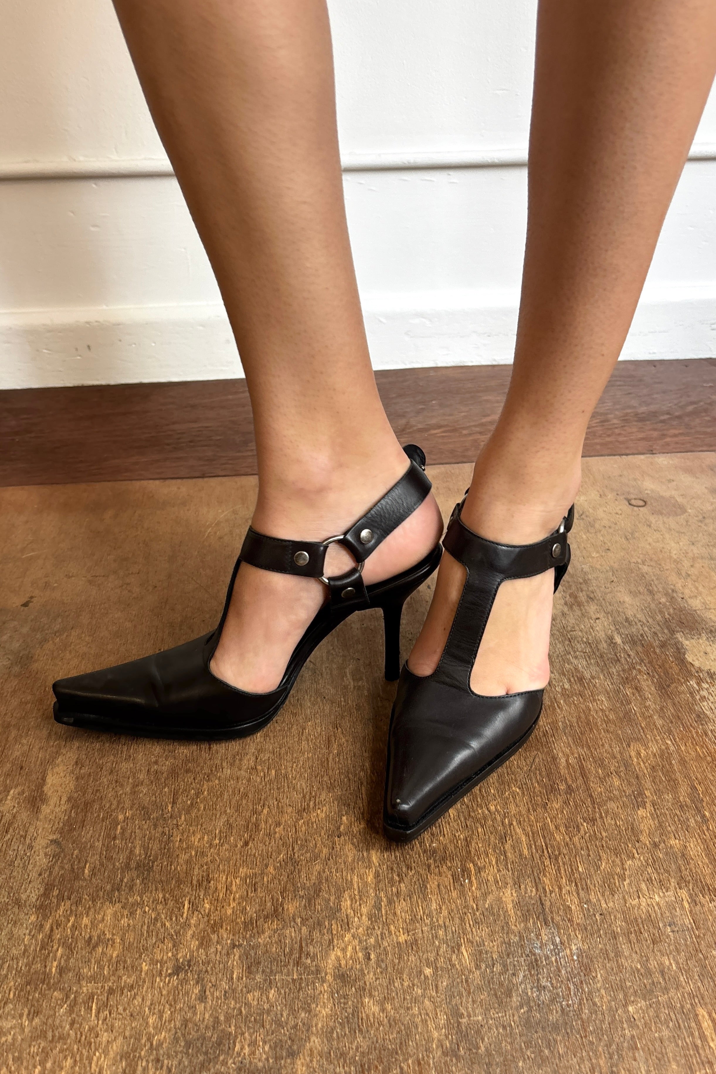 SERGIO ROSSI STUDDED POINTED LEATHER HEELS